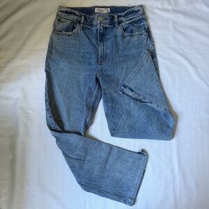 Abercrombie the 90s straight ultra high rise Jean split hem size 28/6 short